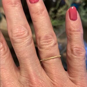 Elegant Gold Women's Ring